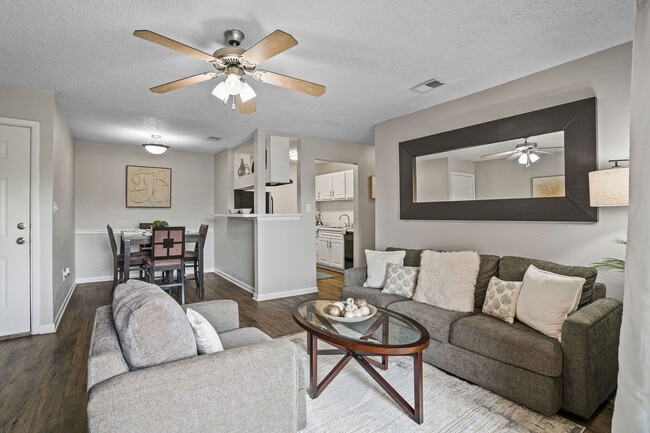 Building Photo - Waterstone at Carrollwood