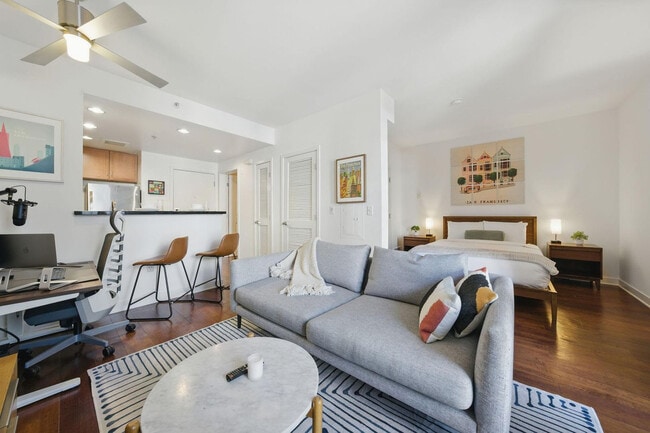 Building Photo - 355 Berry St Unit FL4-ID1224043P