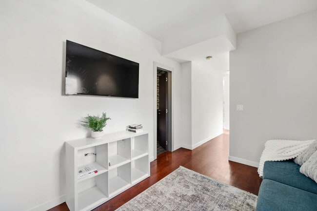 Photo - 1856 N Fairfield Ave Unit ID1244918P