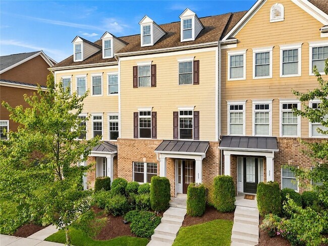 Photo - 335 Osona Ln