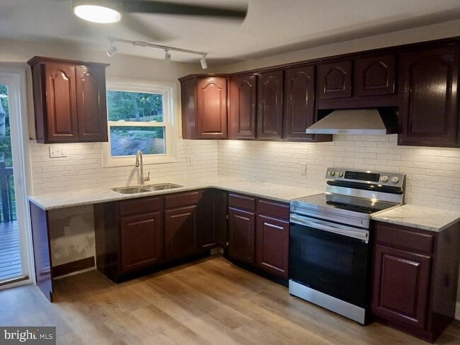 Photo - 2067 Foulk Rd
