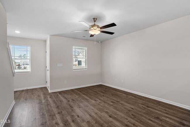 Photo - 1025 Peony Ln