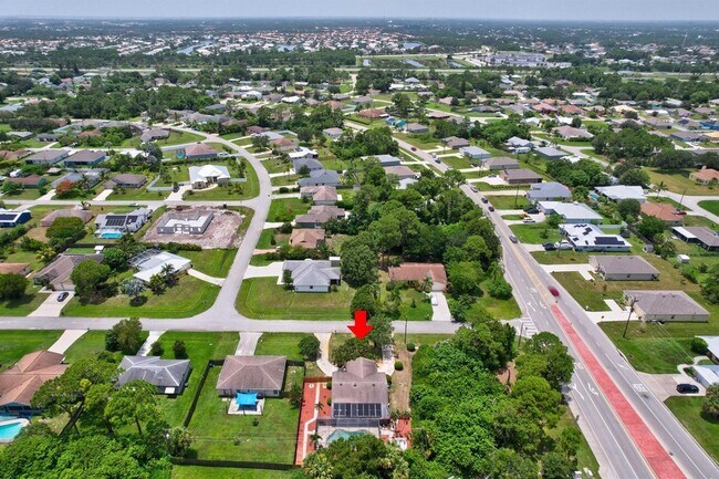 Photo - 691 NW Sharpe St