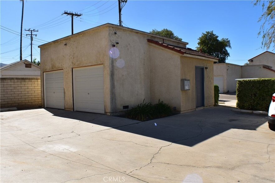 Photo - 220 W 3rd St