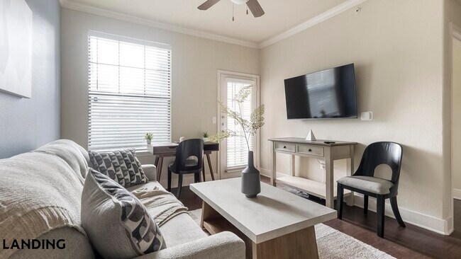 Photo - 7500 I-35 Unit 827