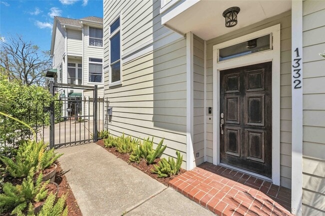 Photo - 1332 Fairview St