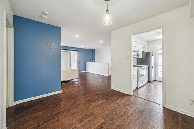 Photo - 2744 Briarhurst Dr Unit 16