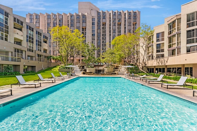 Building Photo - Promenade Towers