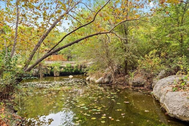 Photo - 220 Sailmaster St Unit A