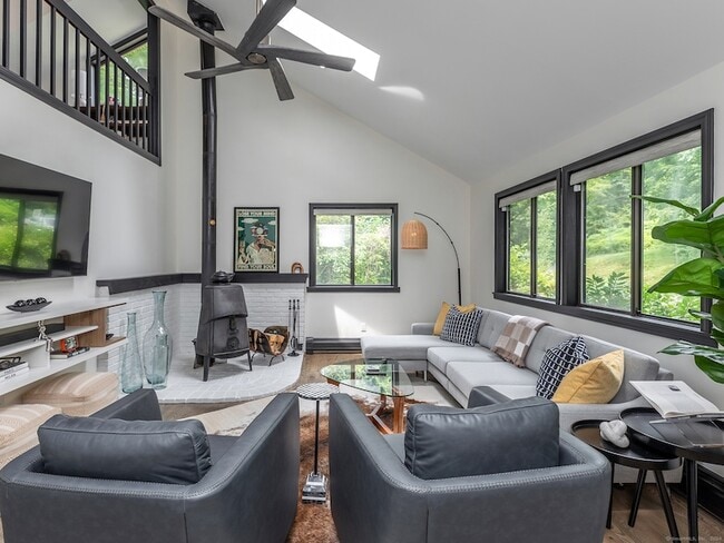 Photo - 3 Burnett Rd