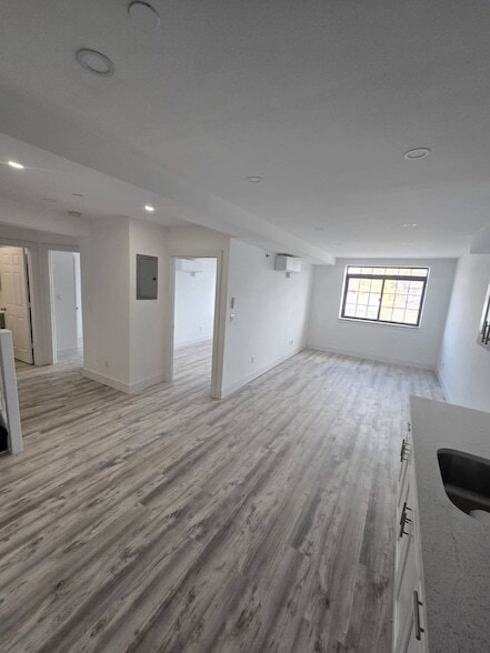 Photo - 41-20 71st St