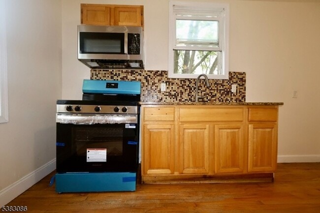 Building Photo - 34-36-36 Hedden Terrace Unit 3