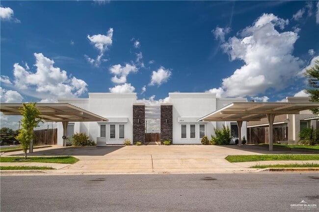Building Photo - 2013 Stardust Ln Unit 4