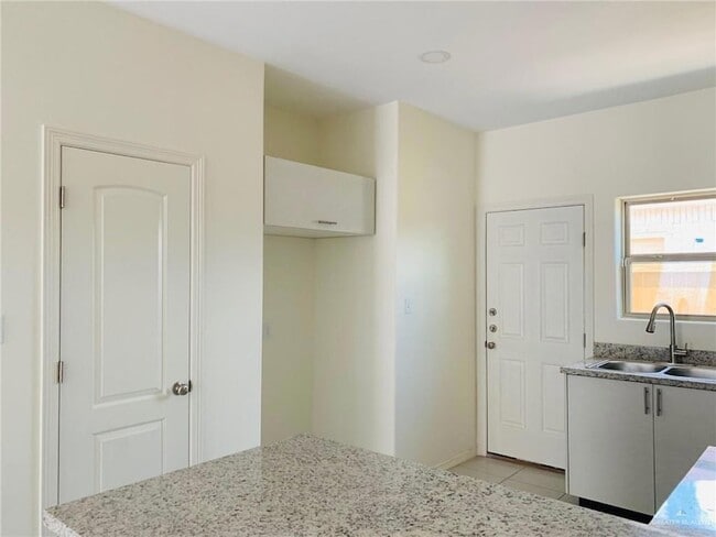 Photo - 810 S Michigan St Unit 2