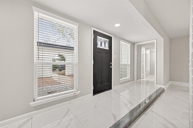 Photo - 7739 Antoine Dr