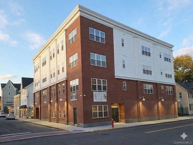 Building Photo - 122 Greenwich Ave Unit 204