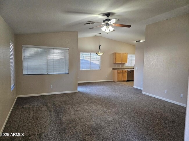 Photo - 842 E Impreria St