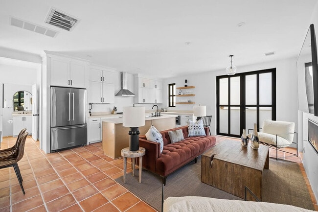 Building Photo - 2701 Bumble Bee Dr Unit ID1262291P