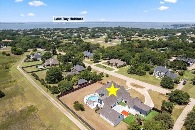 Photo - 209 Carriage Hill Ln