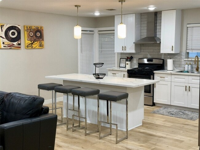 Photo - 5455 Birdwood Rd