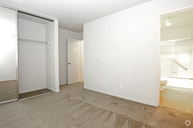 Bedroom - Bel Air Apartments