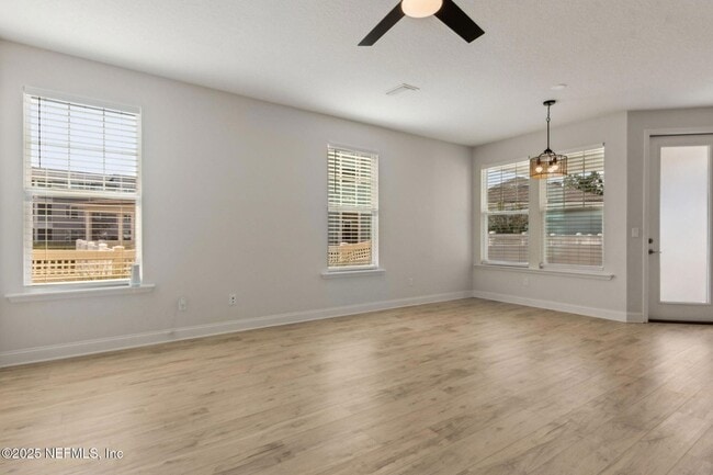 Photo - 205 Daydream Ave