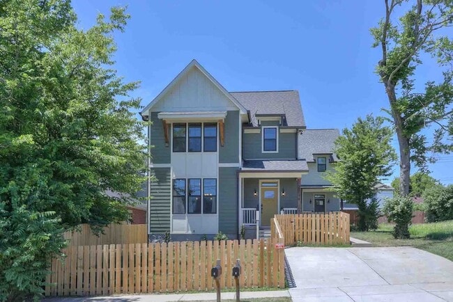 Building Photo - 2017 12th Ave N