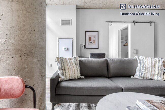 Photo - 311 W Illinois St Unit FL12-ID821