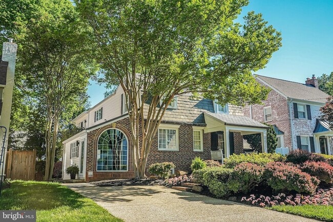 Photo - 4817 Chevy Chase Blvd