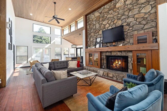 Photo - Sunstone Apartments