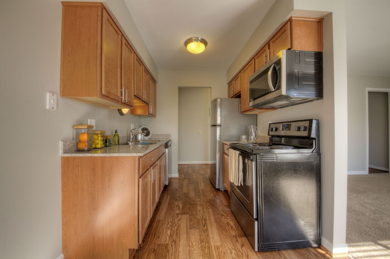 Floor Plan - 2 Bed / 2 Bath Apt.
