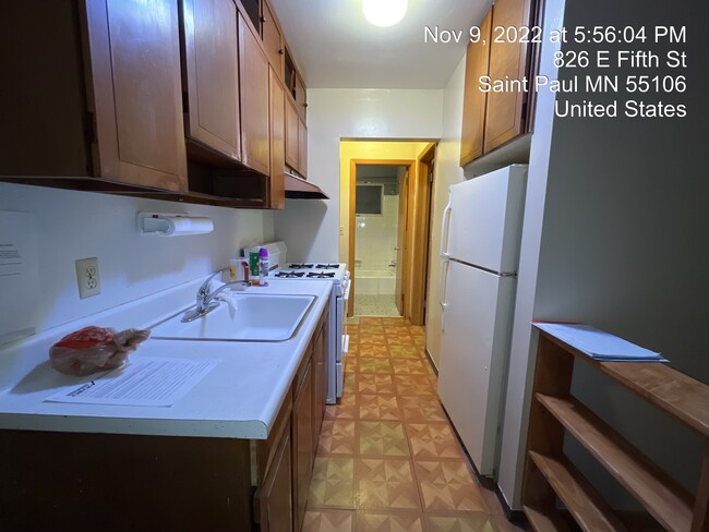 Photo - 826 5th St E