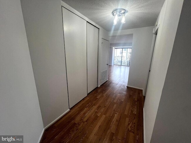 Photo - 1600 N Oak St Unit 1728