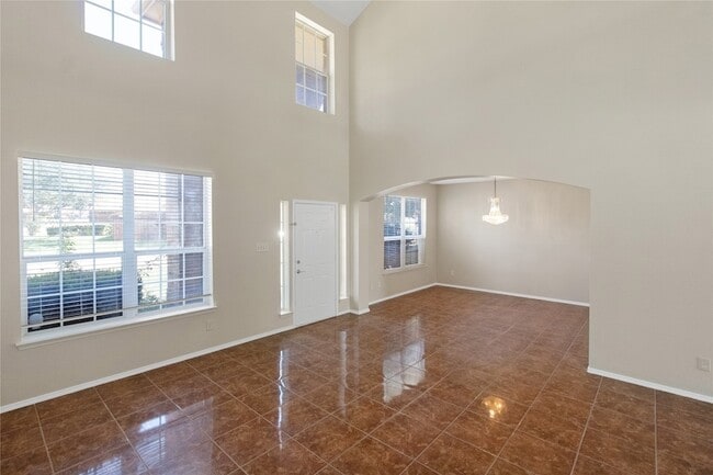Photo - 2 Watergrove Ct