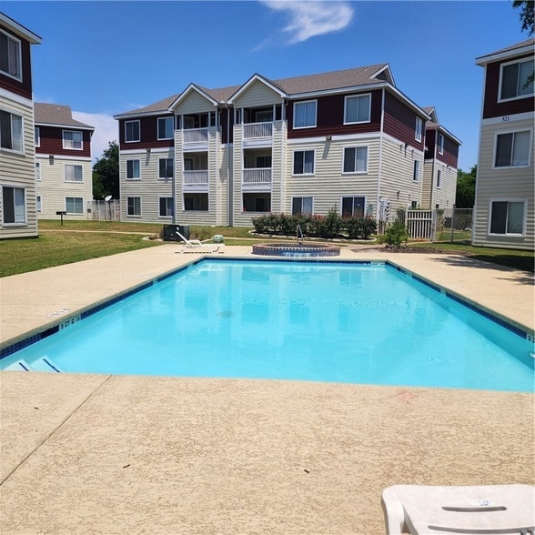 Photo - 515 Southwest Pkwy Unit 304