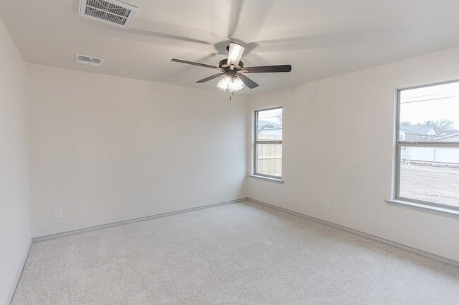 Photo - 8418 W County Rd 111