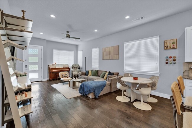 Photo - 228 Wimberly St