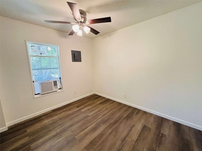 Photo - 2762 Beverly Hills Dr