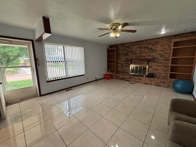 Photo - 1417 Matthew Dr