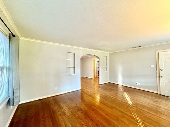 Photo - 5511 Longview St