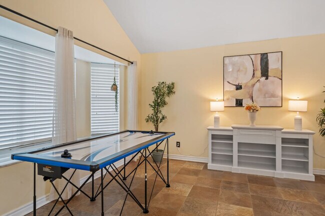 Photo - 2003 Pierce Ct Unit ID1292558P