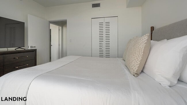 Photo - 1025 E 25th St Unit 605
