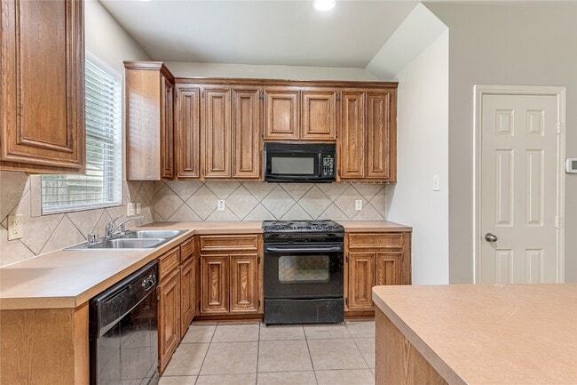 Photo - 706 Woodport Ln