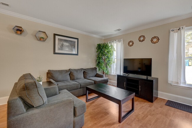 Photo - 2225 Summit St Unit ID1388438P