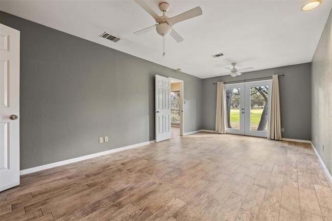 Photo - 25 Woodcreek Dr