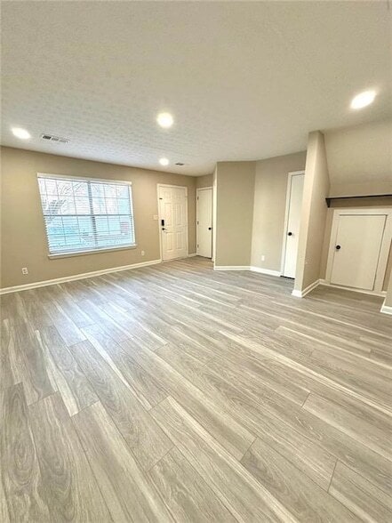 Photo - 6372 Wedgeview Dr