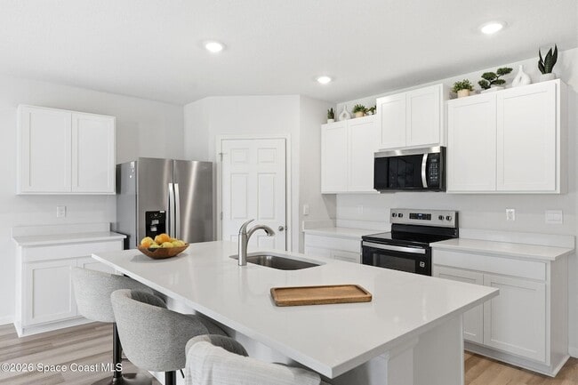 Photo - 673 Bremerhaven St NW
