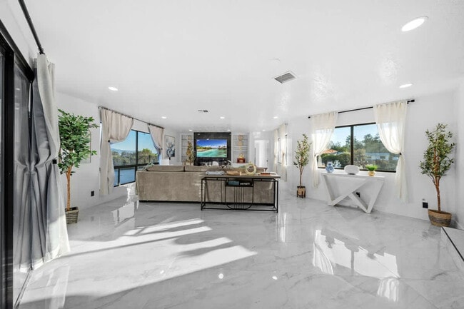 Photo - 14552 Skyline Truck Trail Unit SI ID1465023P