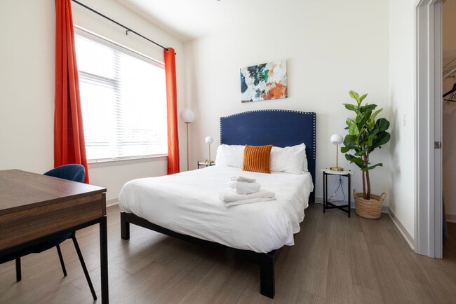 Photo - 633 E Main St Unit SI ID1014614P