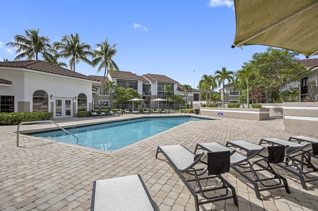 Photo - Alvista Hollywood